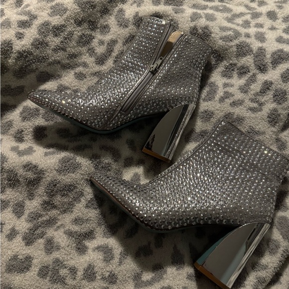 Betsey Johnson Rhinestone Sparkle Western Elegant Silver Studded Women's Boots - Picture 2 of 7